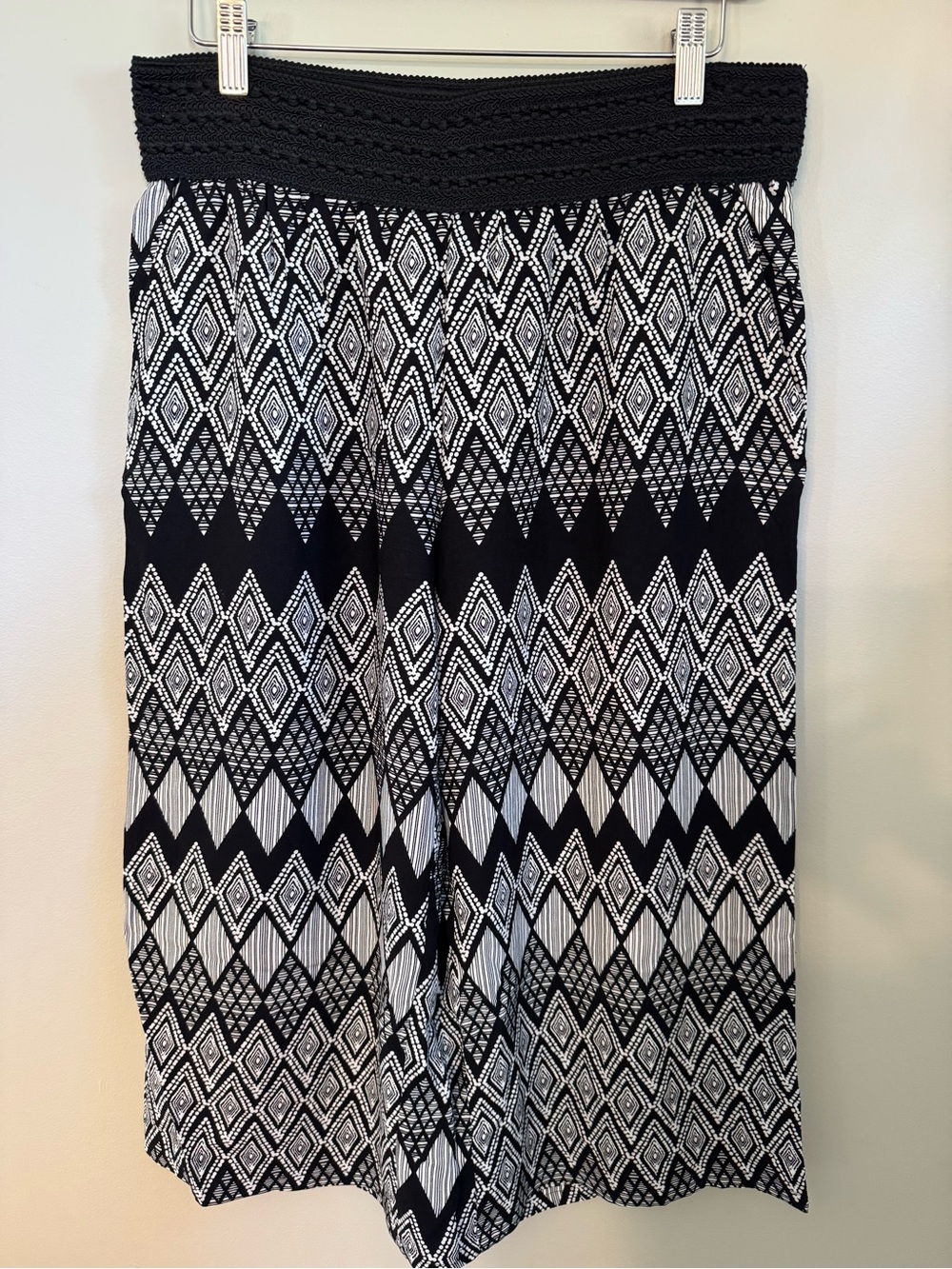 JOE B by JOE BENBASSET Women's Black & White Geometric Palazzo Pants - Size XL